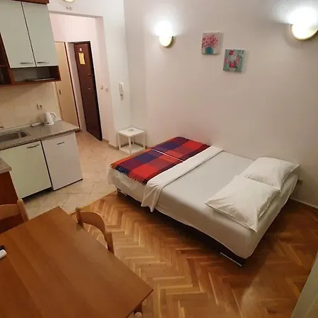 Mediteraneo Apartment *