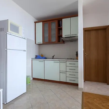 Mediteraneo Apartment *