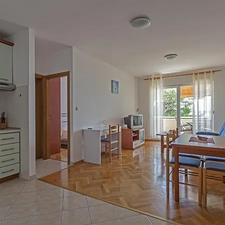Mediteraneo Apartment *
