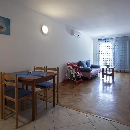 Mediteraneo Apartment *