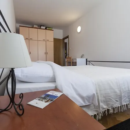 Mediteraneo Apartment *